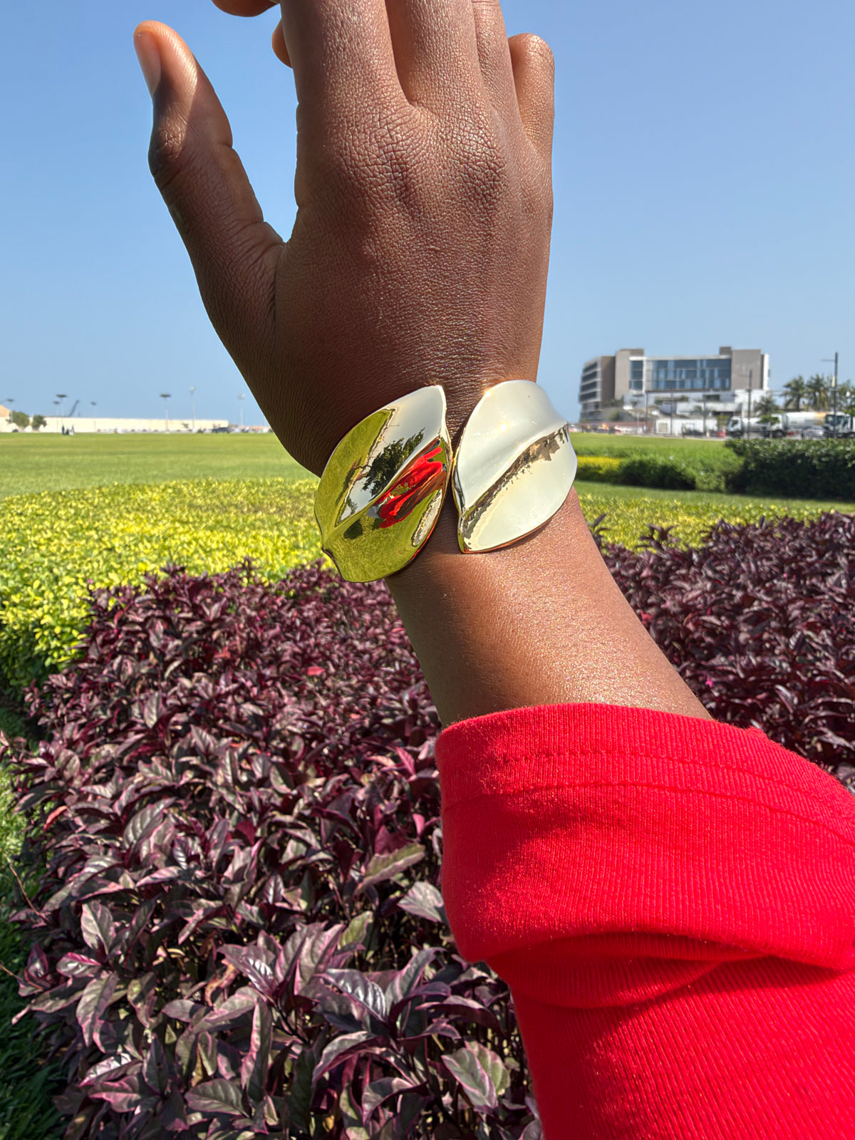 Bracelet manchette à estampe émaillée