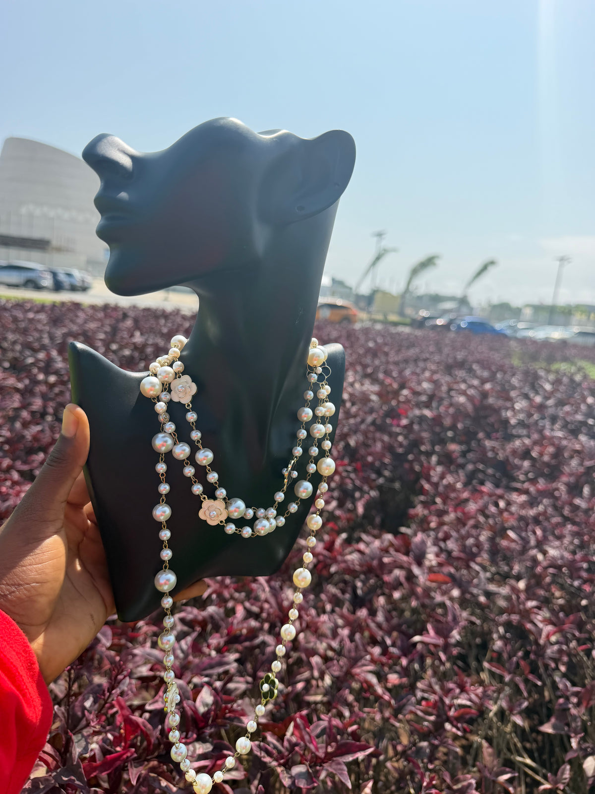 Collier perles et fleur dorée