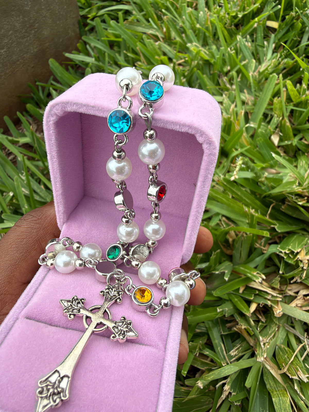 Collier croix et perles de cristal